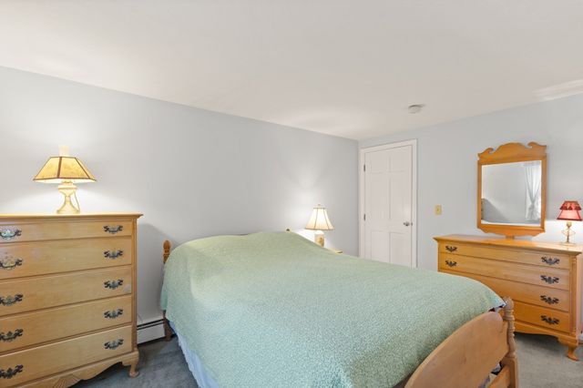 4 Stratford Ln, Easton, MA 02356