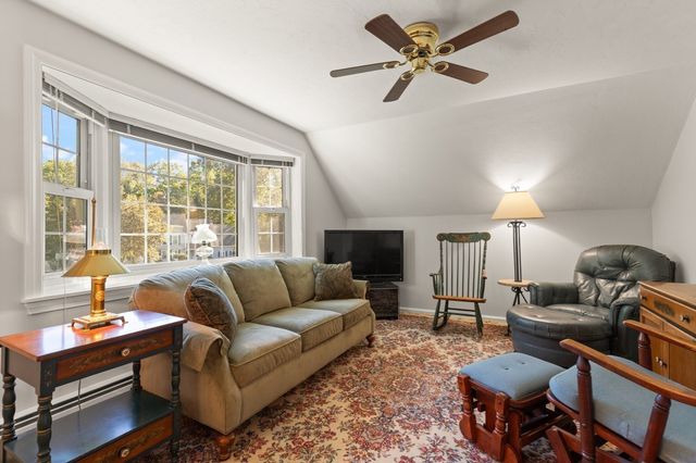 4 Stratford Ln, Easton, MA 02356