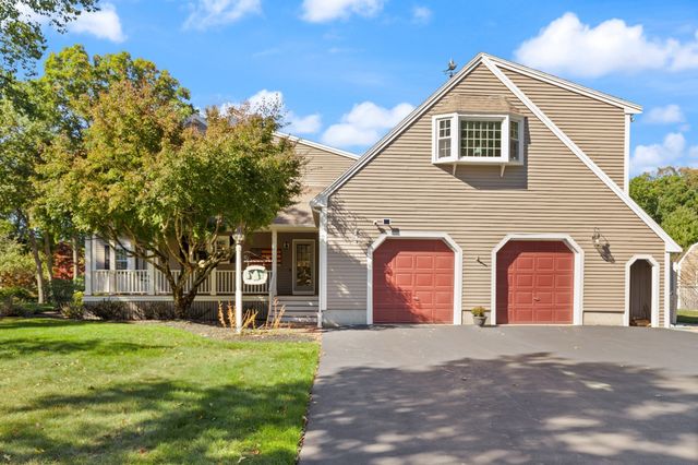4 Stratford Ln, Easton, MA 02356