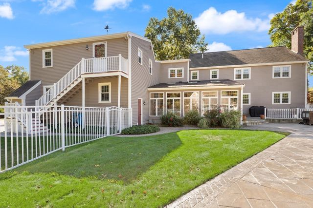 4 Stratford Ln, Easton, MA 02356