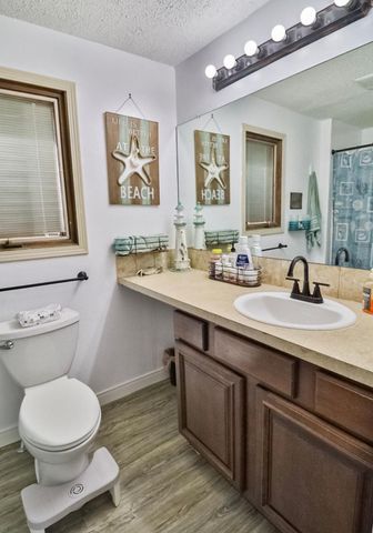 600 E Allen St, Valley Center, KS 67147