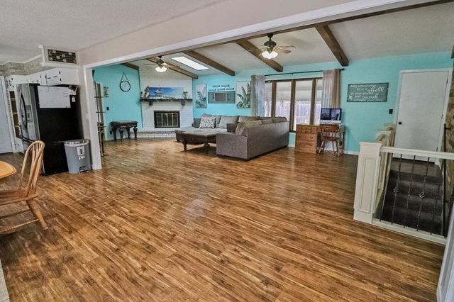600 E Allen St, Valley Center, KS 67147