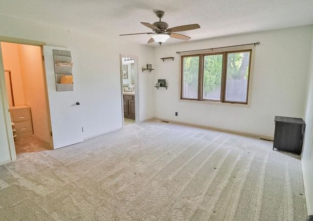 600 E Allen St, Valley Center, KS 67147