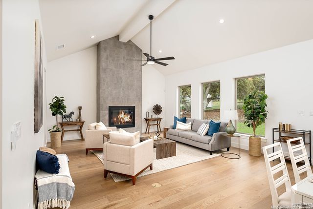 24351 Tres Arroyos, San Antonio, TX 78255