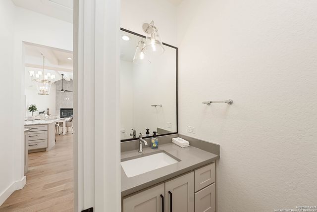 24351 Tres Arroyos, San Antonio, TX 78255