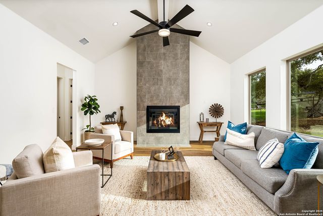 24351 Tres Arroyos, San Antonio, TX 78255