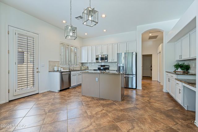 7703 W Talavera Way, Tucson, AZ 85743