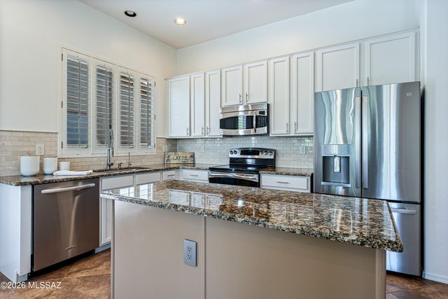 7703 W Talavera Way, Tucson, AZ 85743
