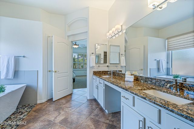 7703 W Talavera Way, Tucson, AZ 85743
