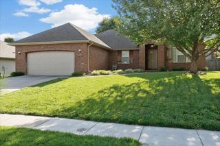725 North Taylor Way, Nixa, MO 65714