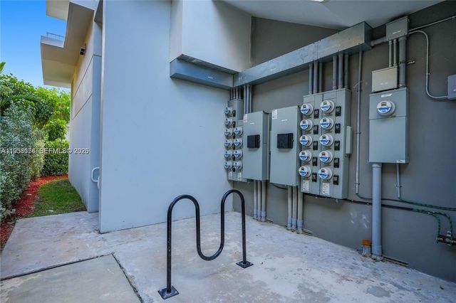 1620 NW 18th St 104, Miami, FL 33125