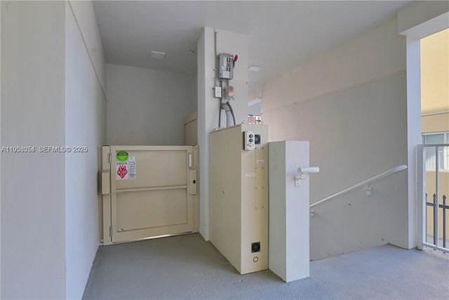 1620 NW 18th St 104, Miami, FL 33125