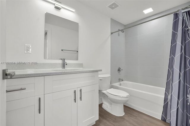 1620 NW 18th St 104, Miami, FL 33125