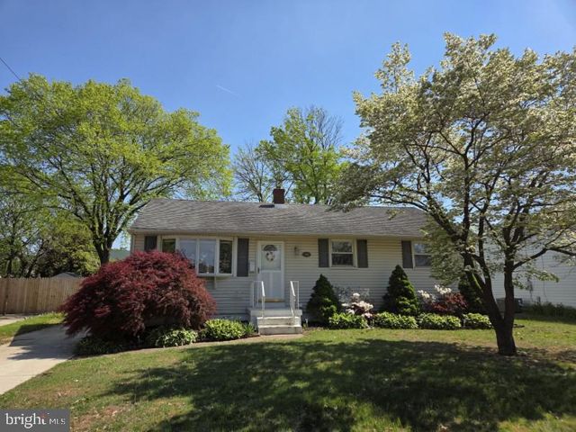 108 W HENRY ST, Palmyra, NJ 08065