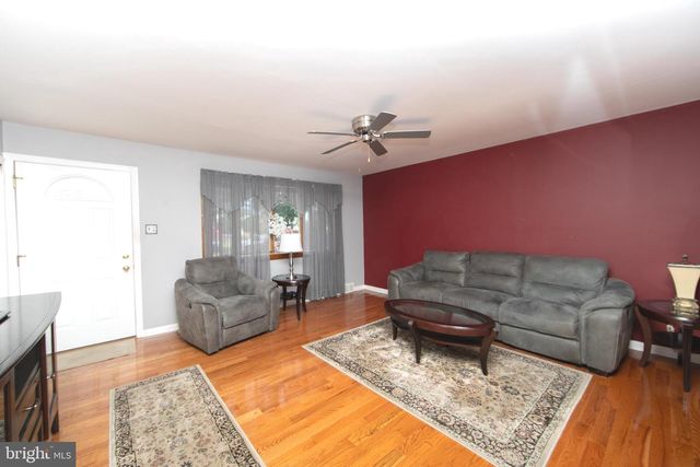 108 W HENRY ST, Palmyra, NJ 08065