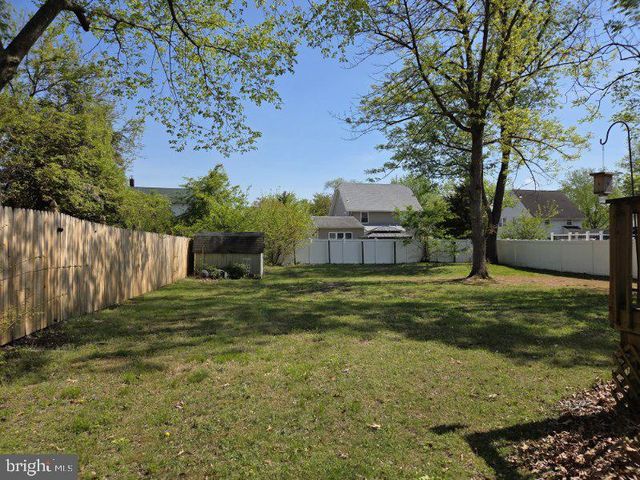 108 W HENRY ST, Palmyra, NJ 08065