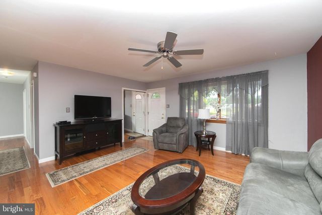 108 W HENRY ST, Palmyra, NJ 08065