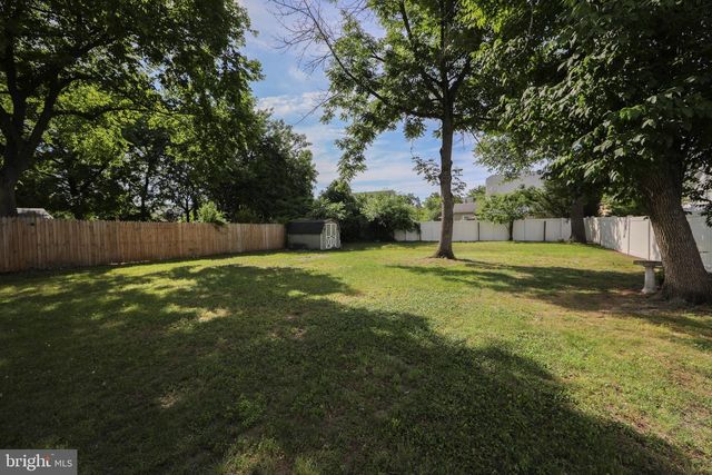108 W HENRY ST, Palmyra, NJ 08065