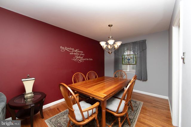 108 W HENRY ST, Palmyra, NJ 08065