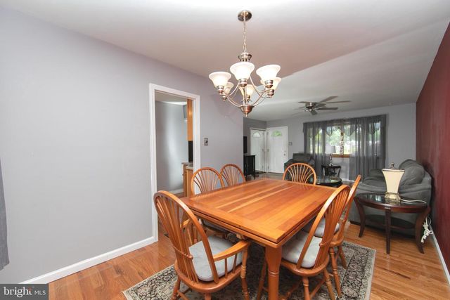 108 W HENRY ST, Palmyra, NJ 08065