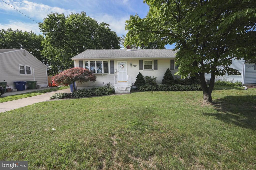 108 W HENRY ST, Palmyra, NJ 08065