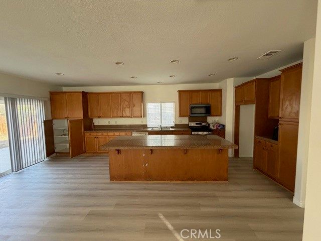 724 Grassy Meadow Drive, San Jacinto, CA 92582