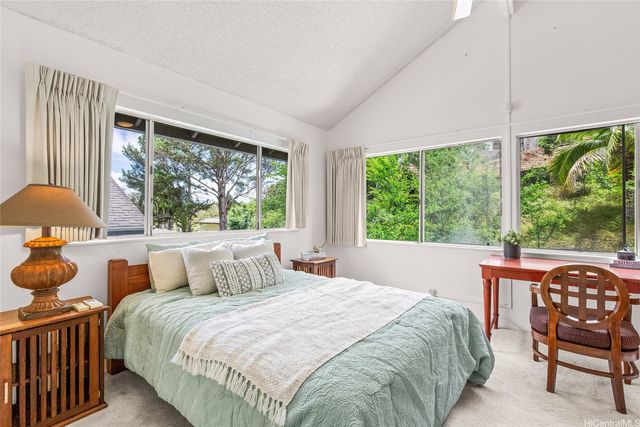 1479 Kanapuu Drive, Kailua, HI 96734