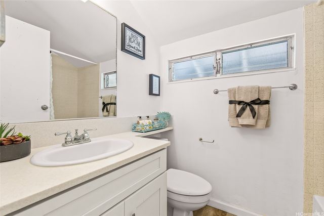 1479 Kanapuu Drive, Kailua, HI 96734