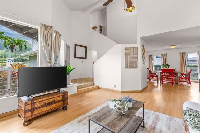 1479 Kanapuu Drive, Kailua, HI 96734