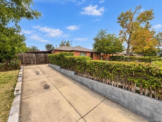 9211 Lillian Lane, Thornton, CO 80229
