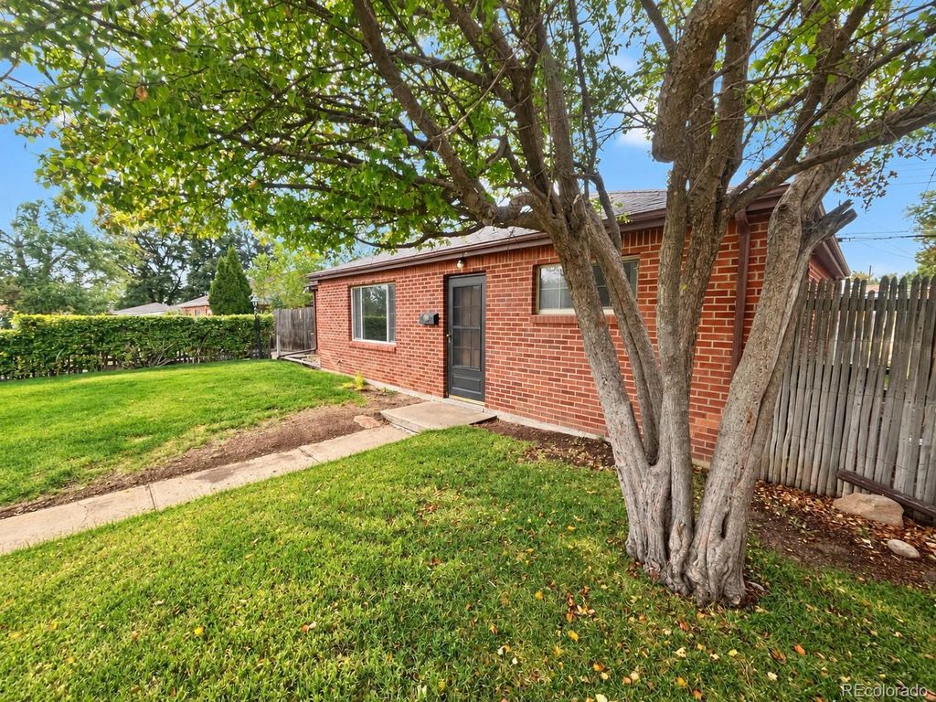9211 Lillian Lane, Thornton, CO 80229