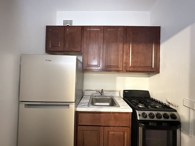 434 W Wellington Avenue 504, Chicago, IL 60657