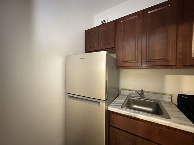 434 W Wellington Avenue 504, Chicago, IL 60657