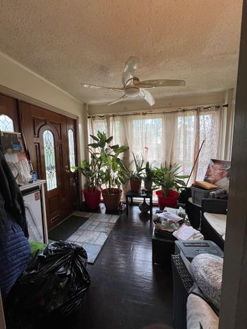 561 W ABBOTTSFORD AVE, Philadelphia, PA 19144