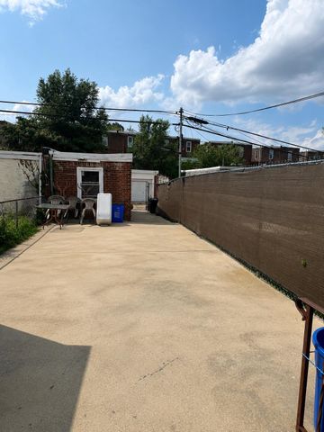 561 W ABBOTTSFORD AVE, Philadelphia, PA 19144