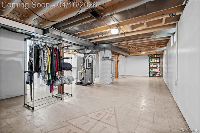 21330 Caledonia Avenue, Hazel Park, MI 48030