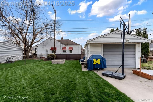 21330 Caledonia Avenue, Hazel Park, MI 48030