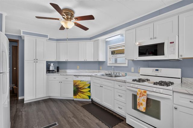 2550 Dardy Drive, Brooklyn, MI 49230