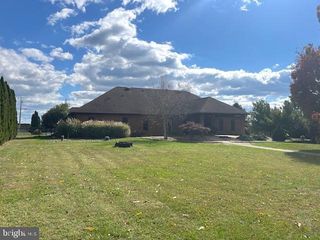 1687 THATCHER RD, Martinsburg, WV 25403