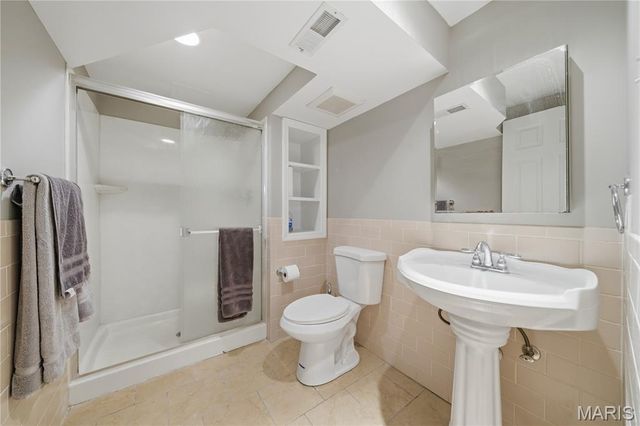 6639 Marquette Avenue, St Louis, MO 63139