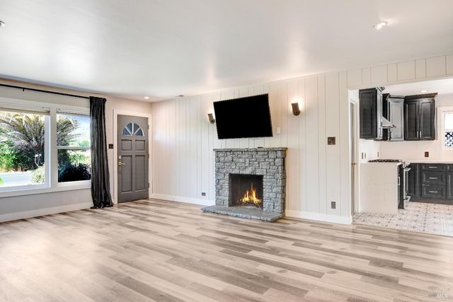 377 W Spain St, Sonoma, CA 95476