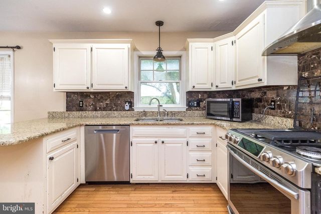 1328 EDGEWOOD DR, East Earl, PA 17519