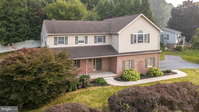 1328 EDGEWOOD DR, East Earl, PA 17519