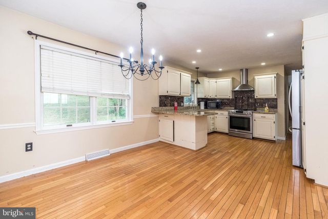 1328 EDGEWOOD DR, East Earl, PA 17519