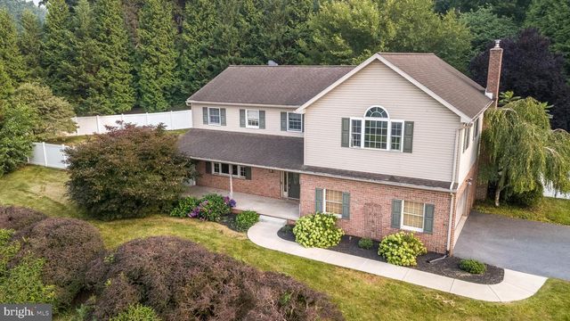 1328 EDGEWOOD DR, East Earl, PA 17519