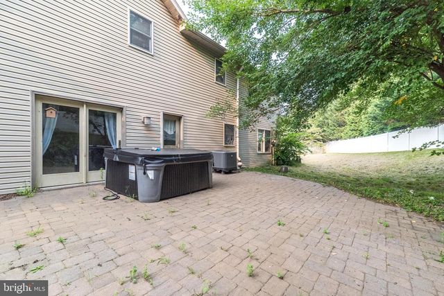 1328 EDGEWOOD DR, East Earl, PA 17519