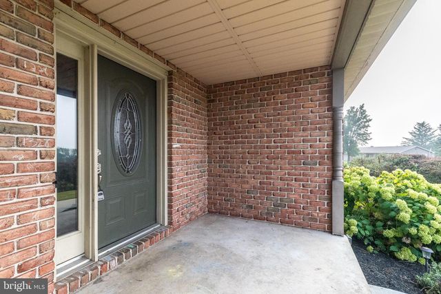 1328 EDGEWOOD DR, East Earl, PA 17519