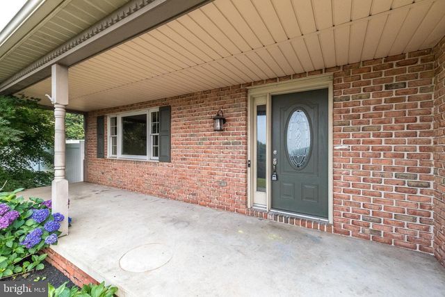 1328 EDGEWOOD DR, East Earl, PA 17519