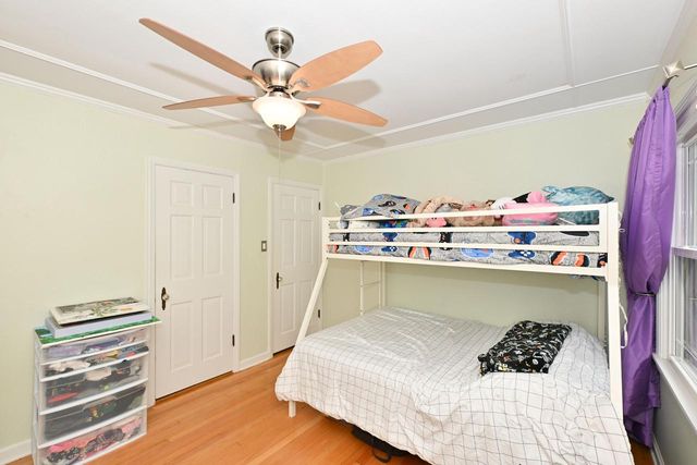 10518 W Spring Green ROAD, Greenfield, WI 53228