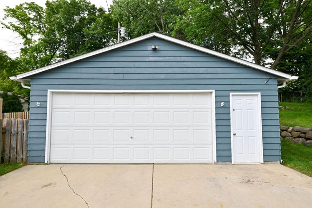 10518 W Spring Green ROAD, Greenfield, WI 53228